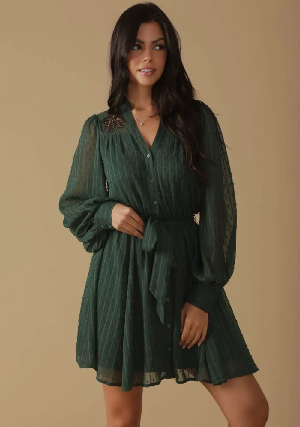 ♡ Minikleid mit Gürtel und Lochstickerei