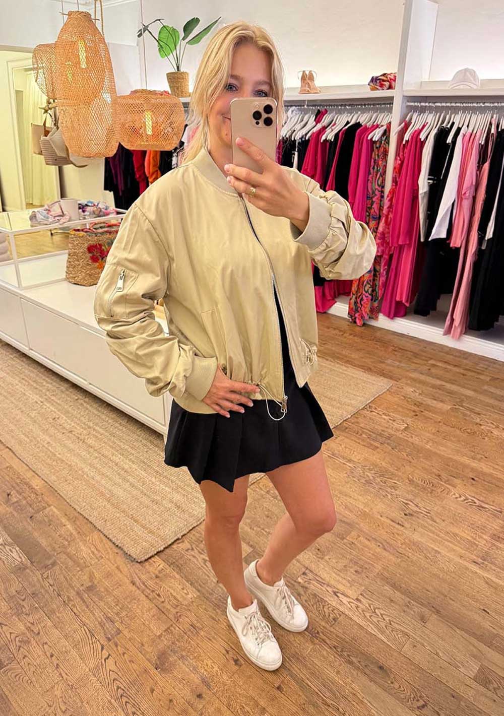 ♡ Bomberjacke mit geschopptem Arm