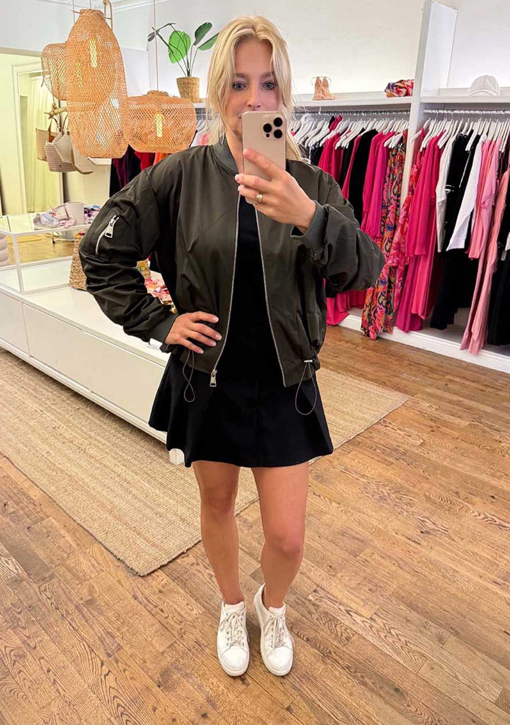 ♡ Bomberjacke mit geschopptem Arm