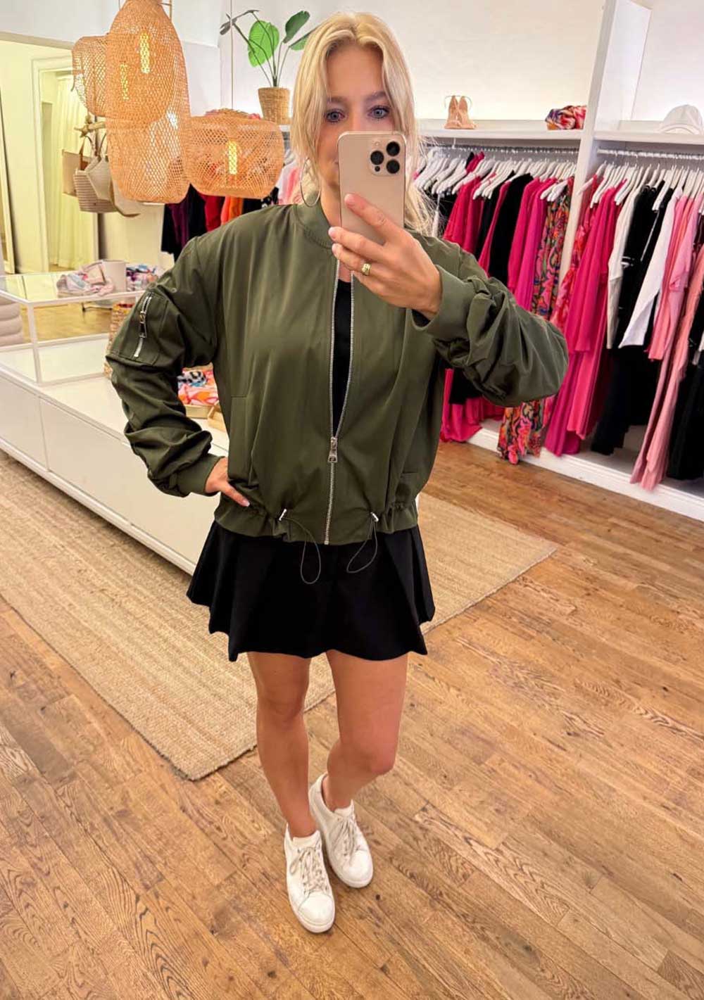 ♡ Bomberjacke mit geschopptem Arm