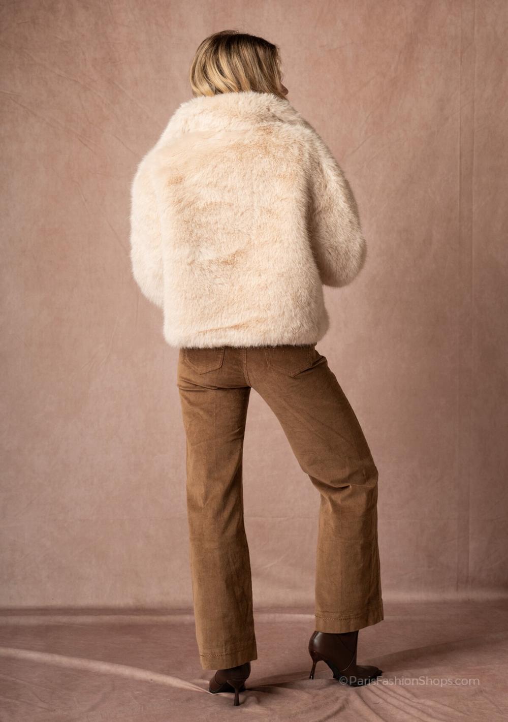 ♡ Kurze Kunstpelz-Jacke mit Kragen