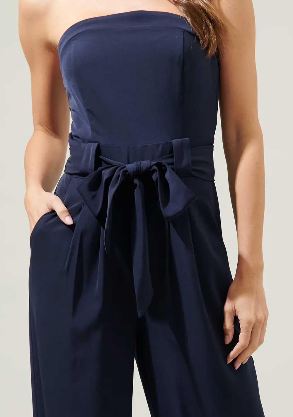 ♡ Jumpsuit, weites Bein, Schleife