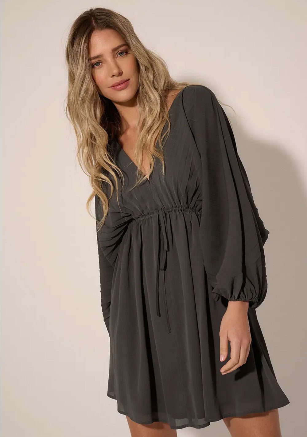 ♡ Chiffon Mini-Kleid mit V-Ausschnitt