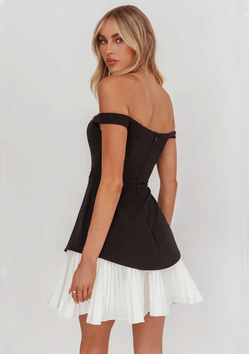 ♡ Minikleid mit Plissee