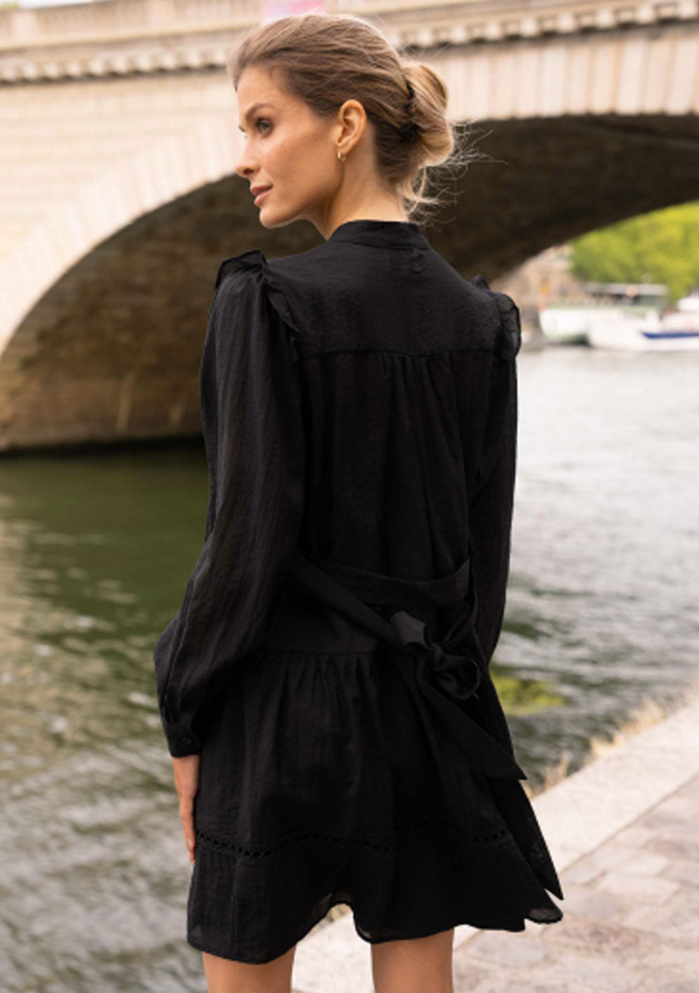 ♡ Mini-Kleid mit Rüschendetails