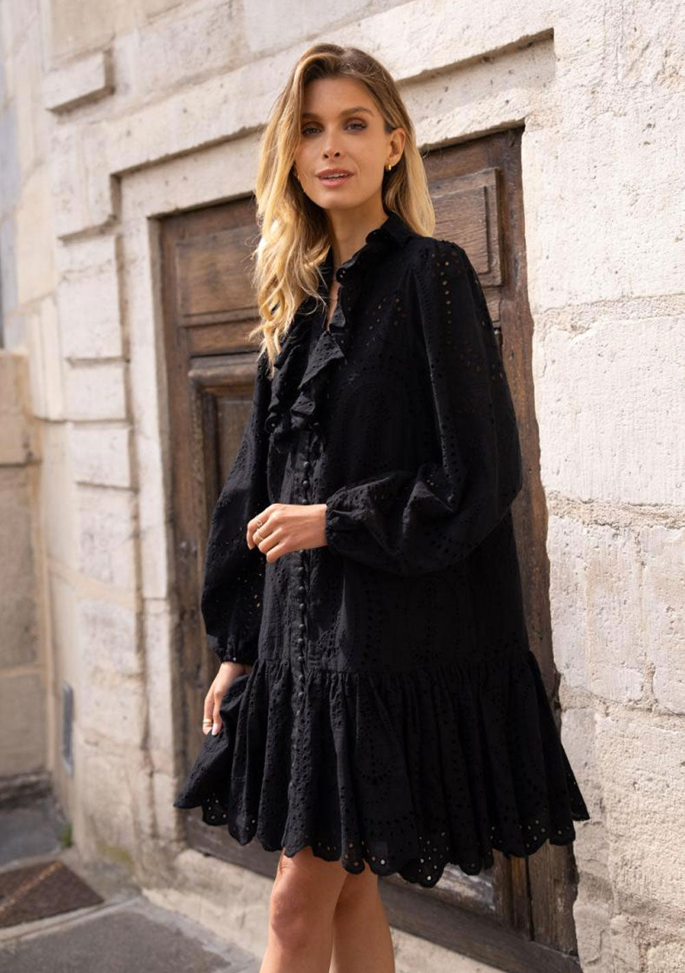 ♡ Mini-Kleid mit Lochstickerei