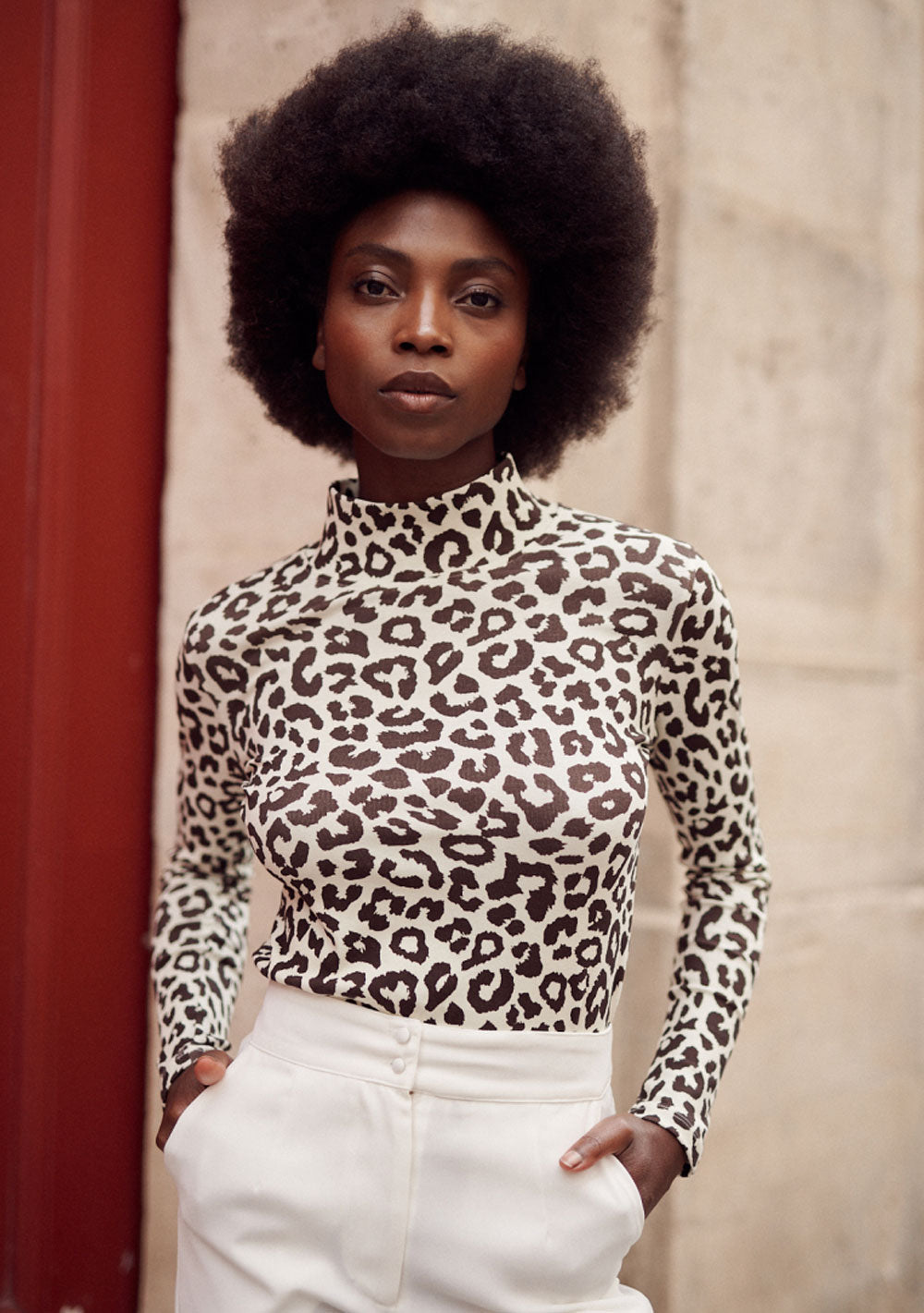 ♡ Rippstrick Shirt mit Leopardenprint
