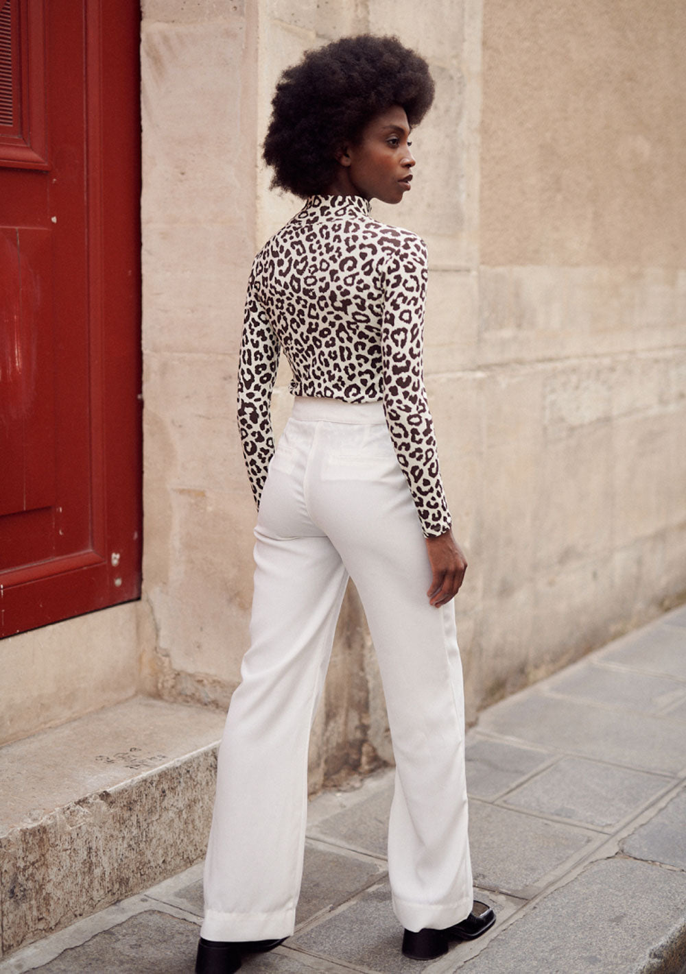 ♡ Rippstrick Shirt mit Leopardenprint