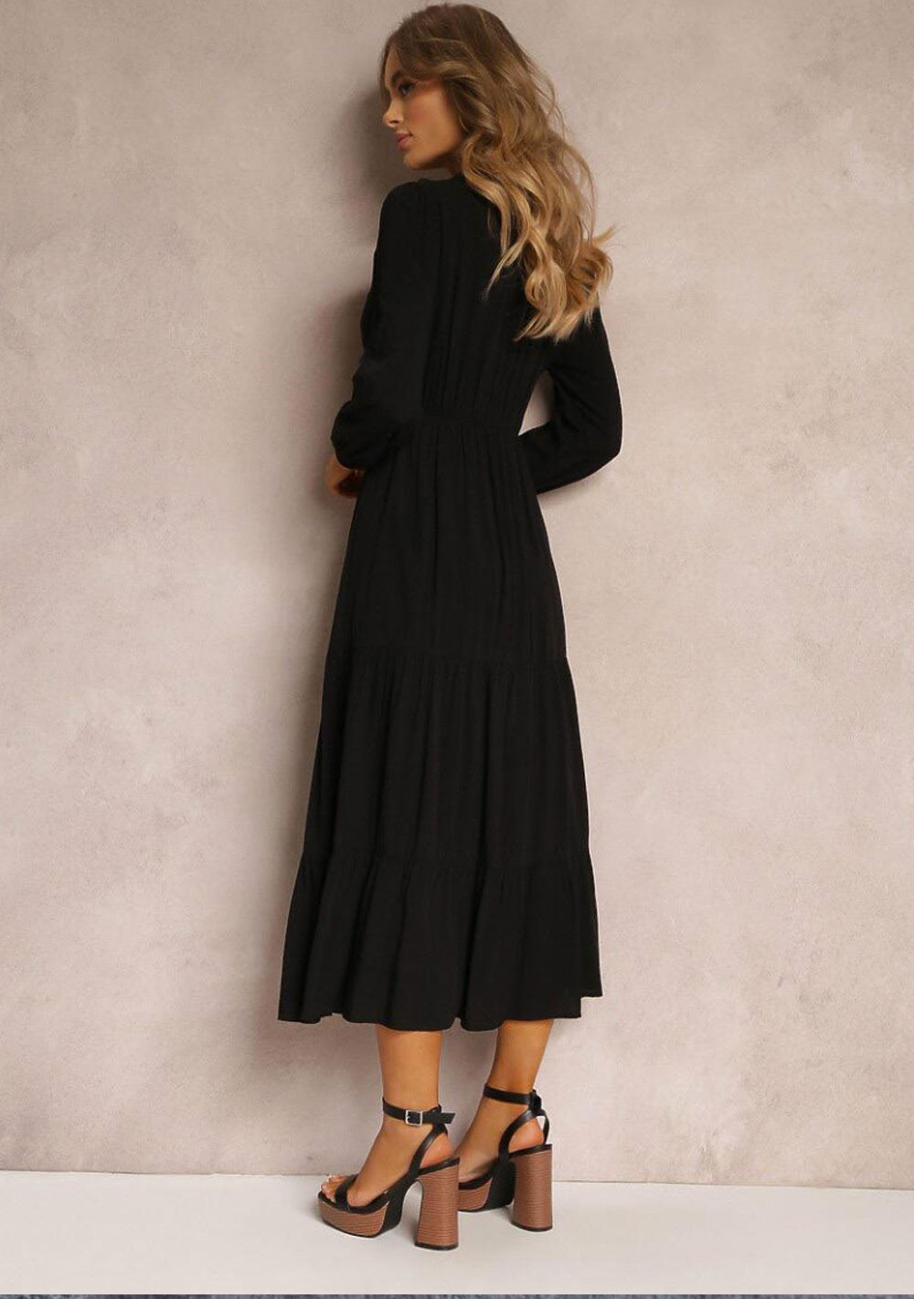 ♡ Maxikleid mit gestickten Bodüren