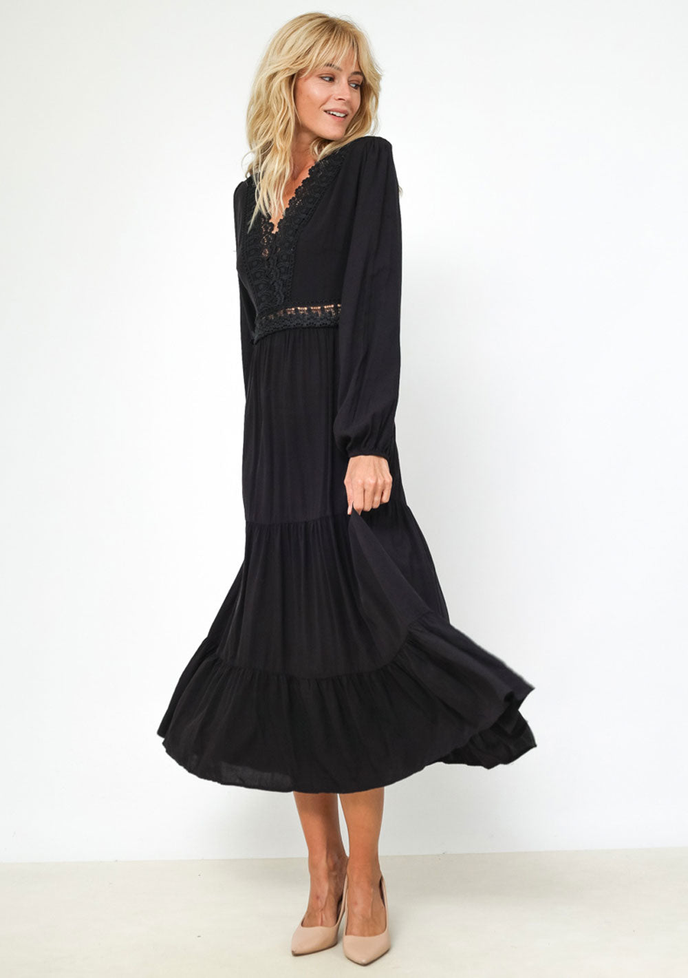 ♡ Maxikleid mit gestickten Bodüren