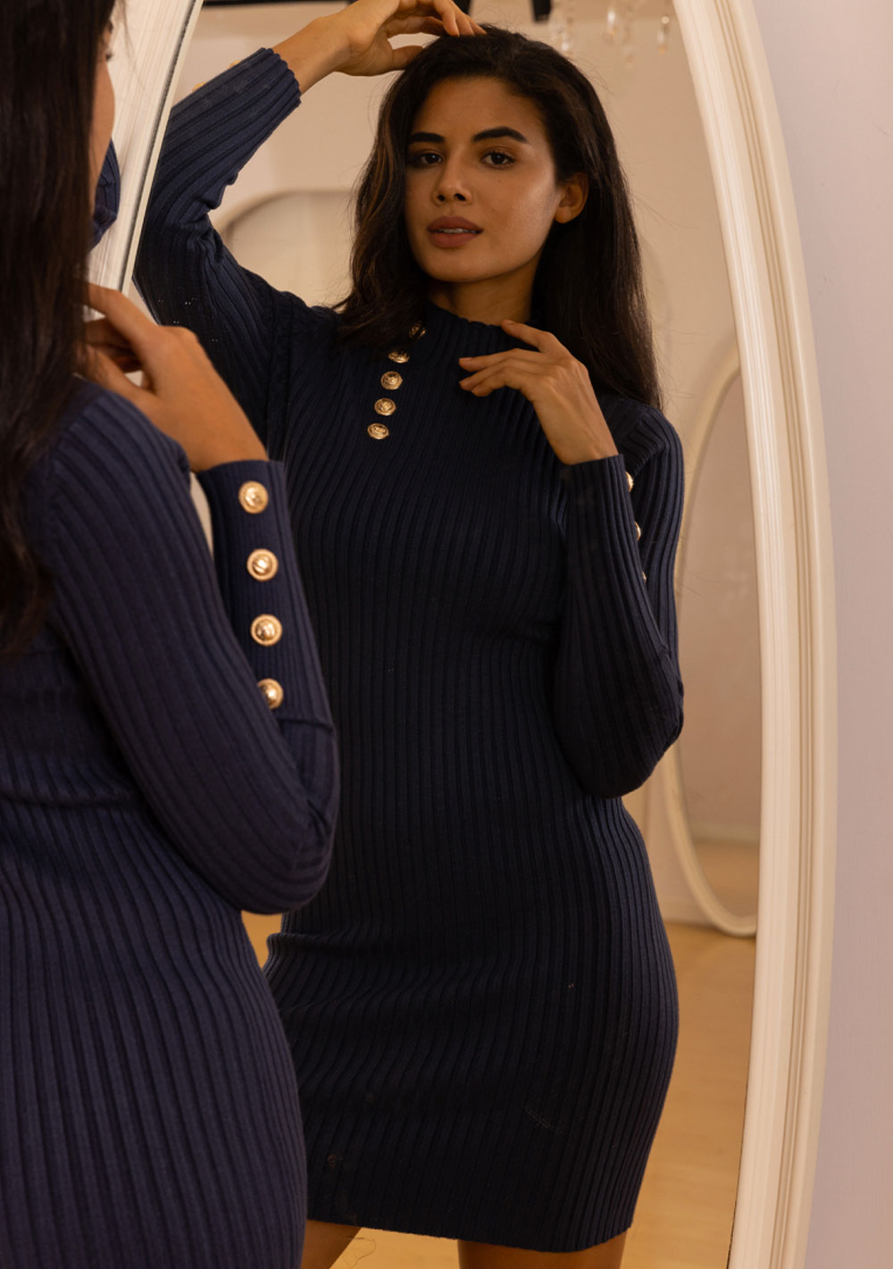 ♡ Strickkleid mit Stehkragen und goldenen Knöpfen