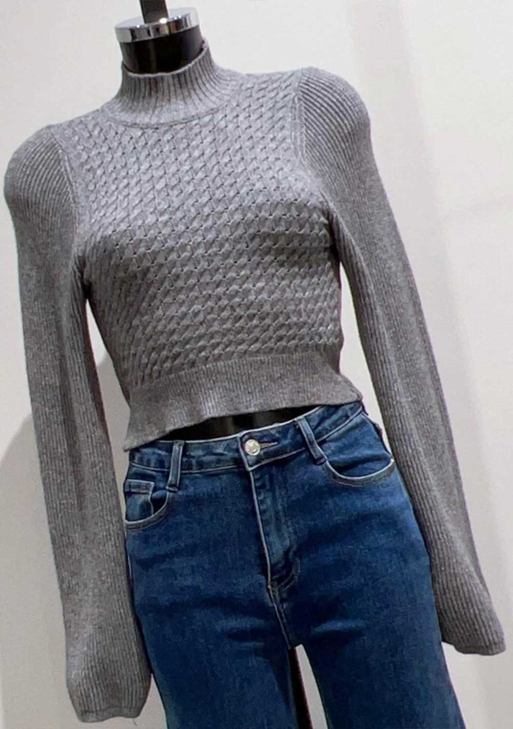 ♡ Enganliegender Zopfstrick-Pullover