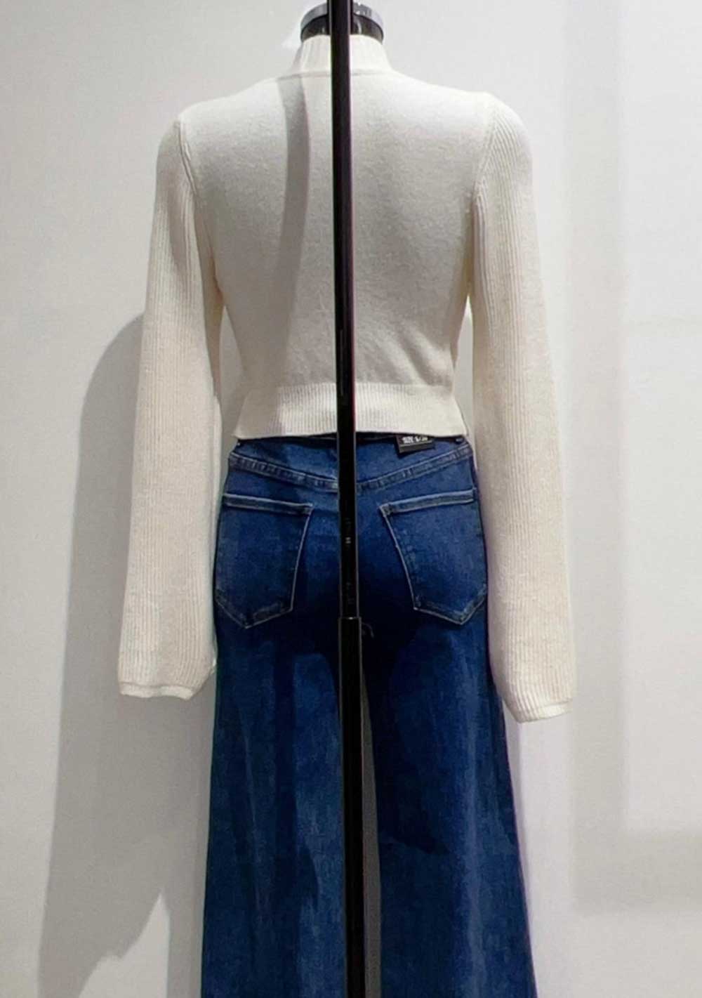 ♡ Enganliegender Zopfstrick-Pullover