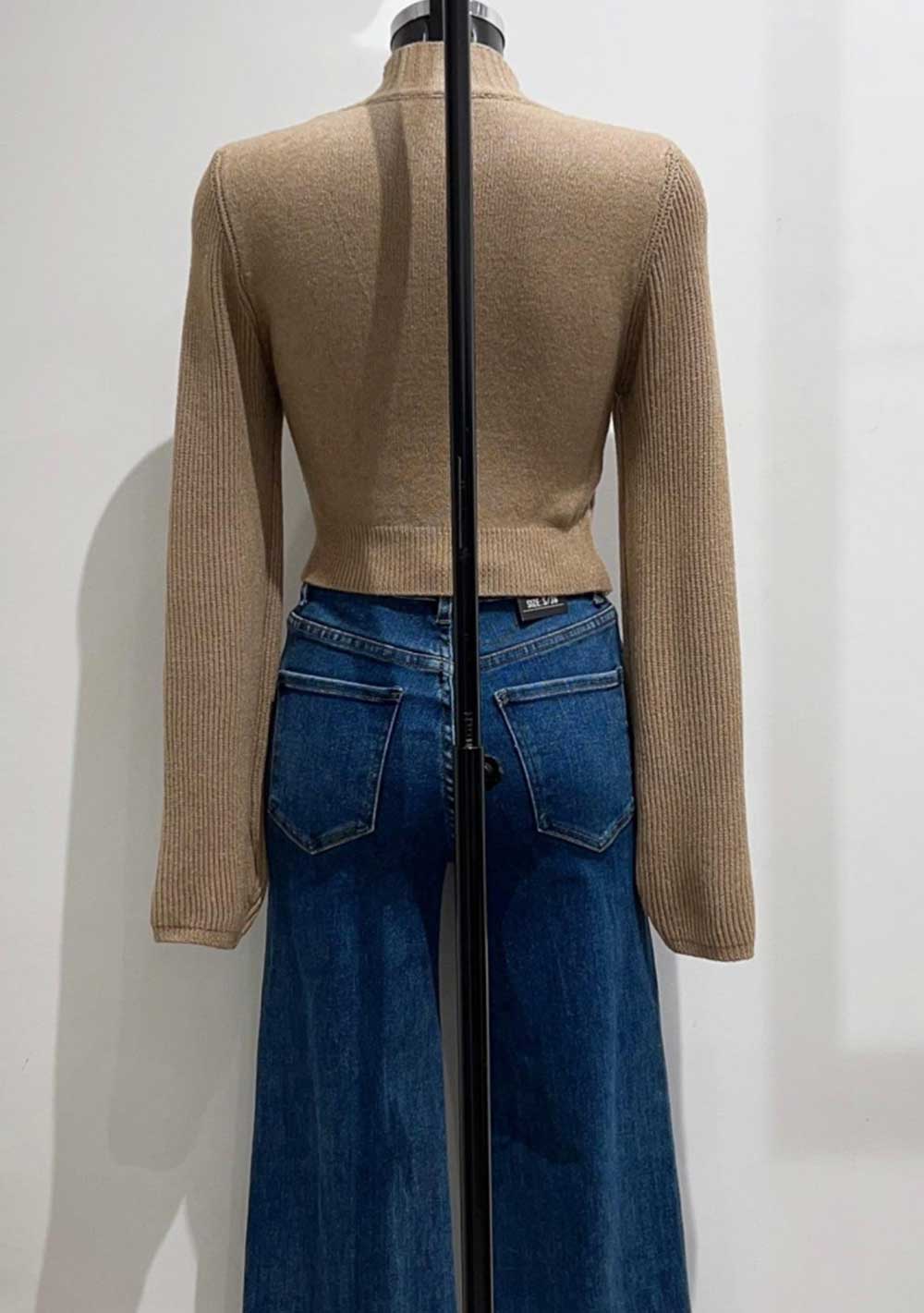 ♡ Enganliegender Zopfstrick-Pullover
