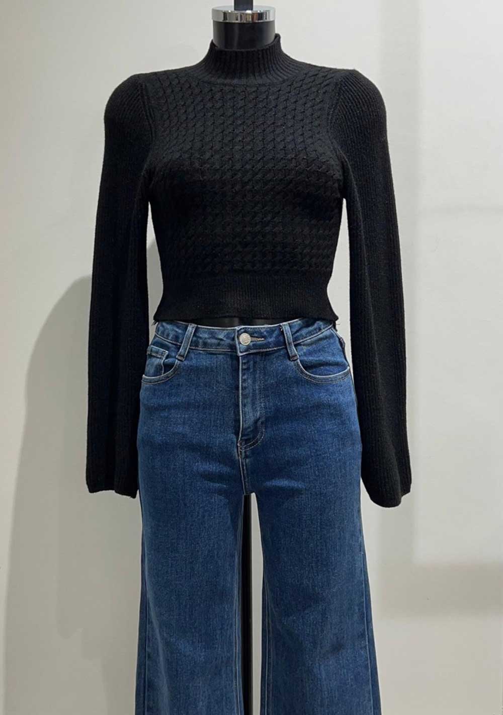 ♡ Enganliegender Zopfstrick-Pullover