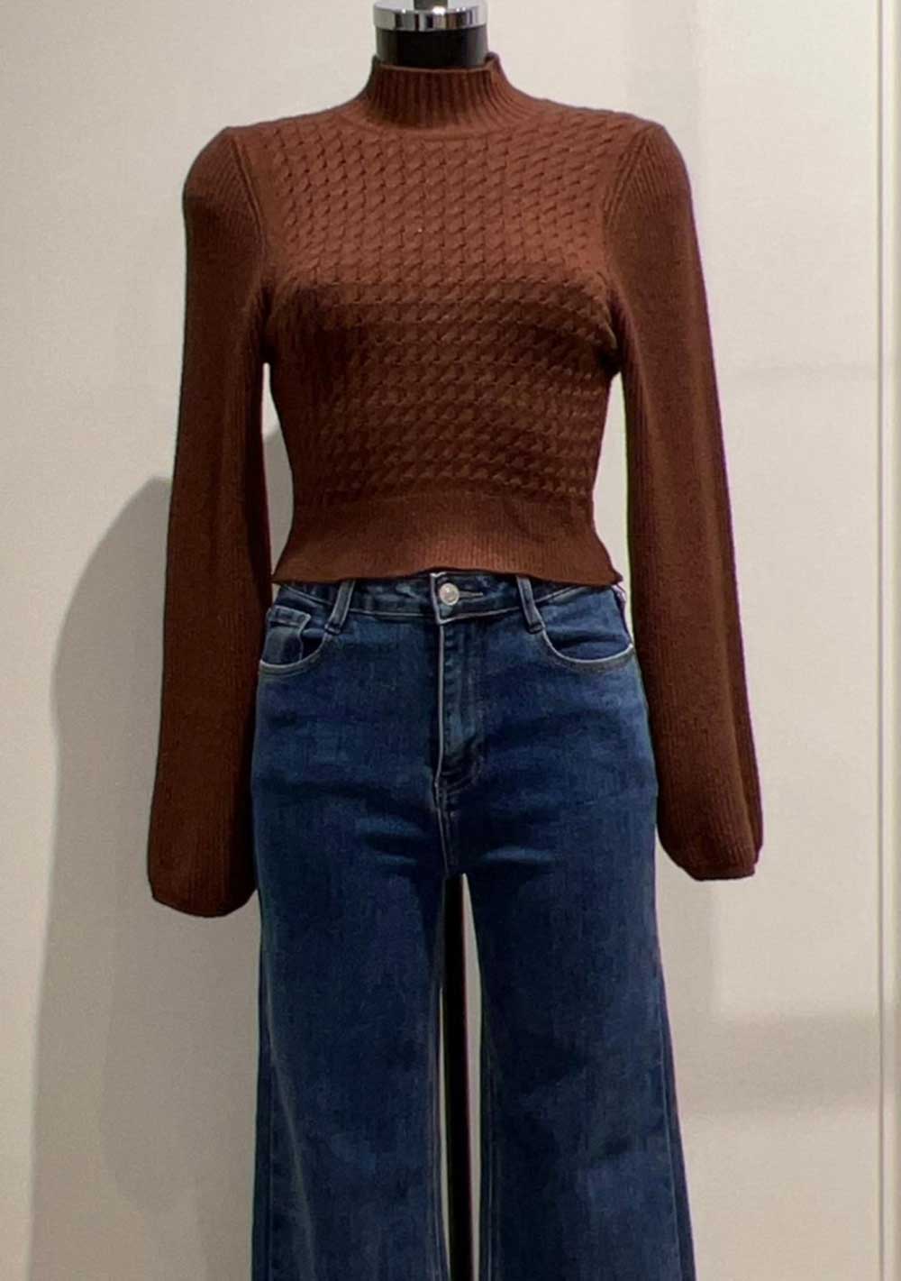 ♡ Enganliegender Zopfstrick-Pullover