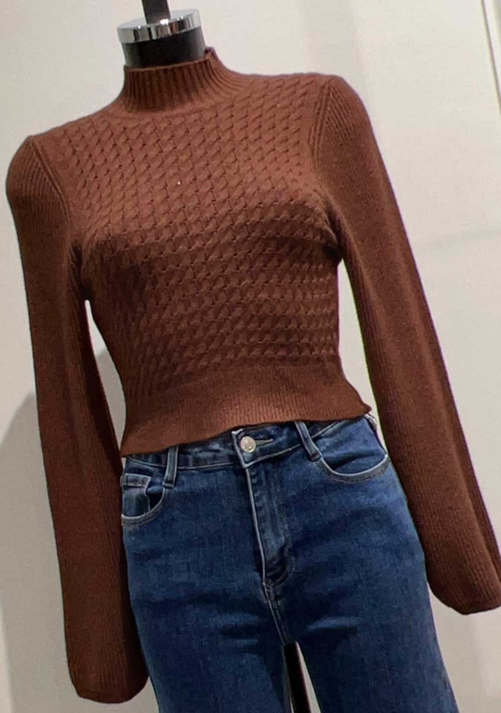 ♡ Enganliegender Zopfstrick-Pullover