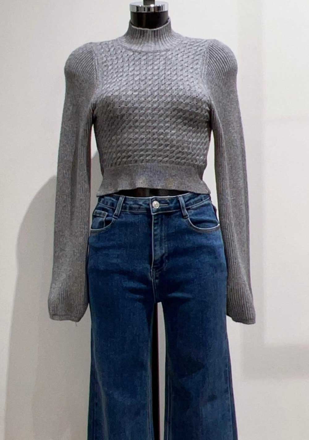 ♡ Enganliegender Zopfstrick-Pullover