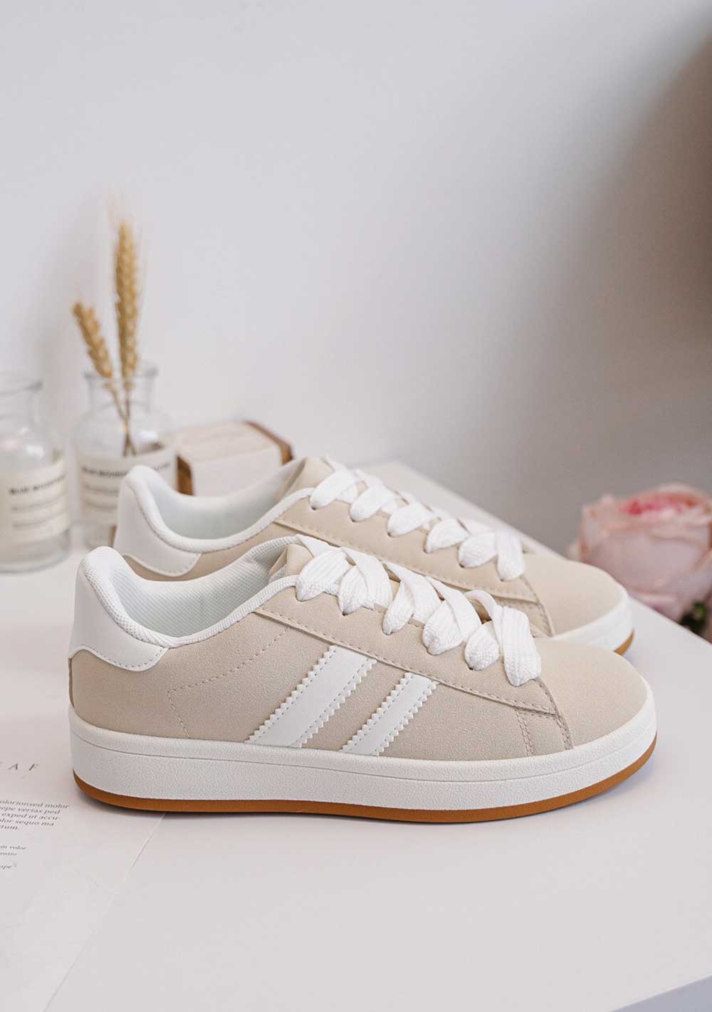 ♡ Sneakers Wildlederoptik