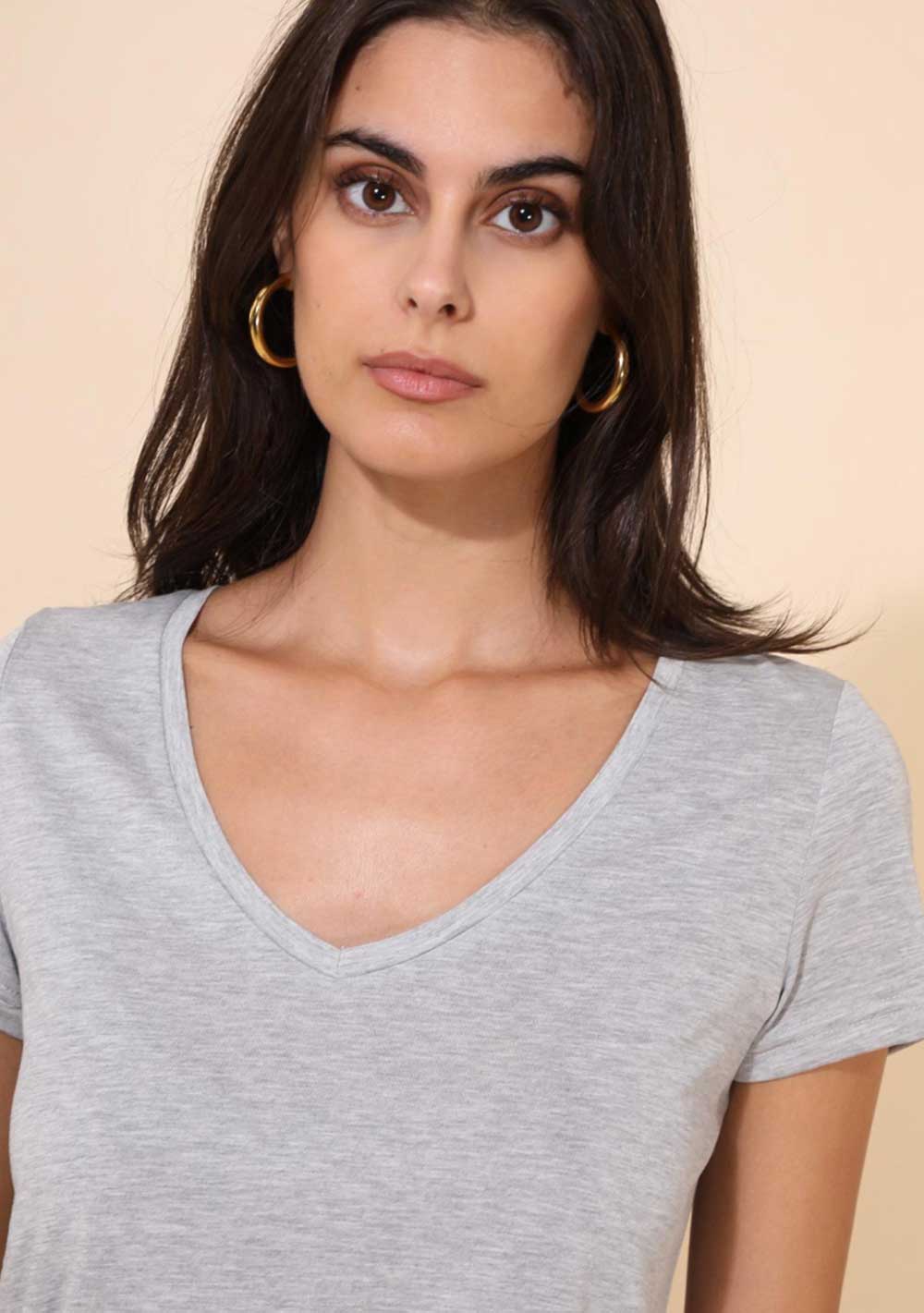 ♡ T-Shirt mit V-Ausschnitt