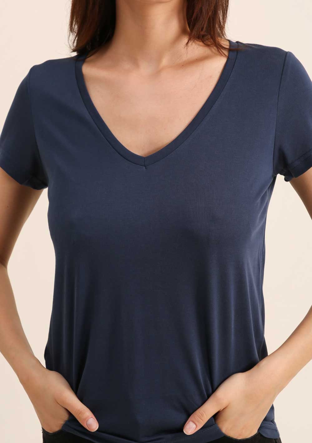 ♡ T-Shirt mit V-Ausschnitt