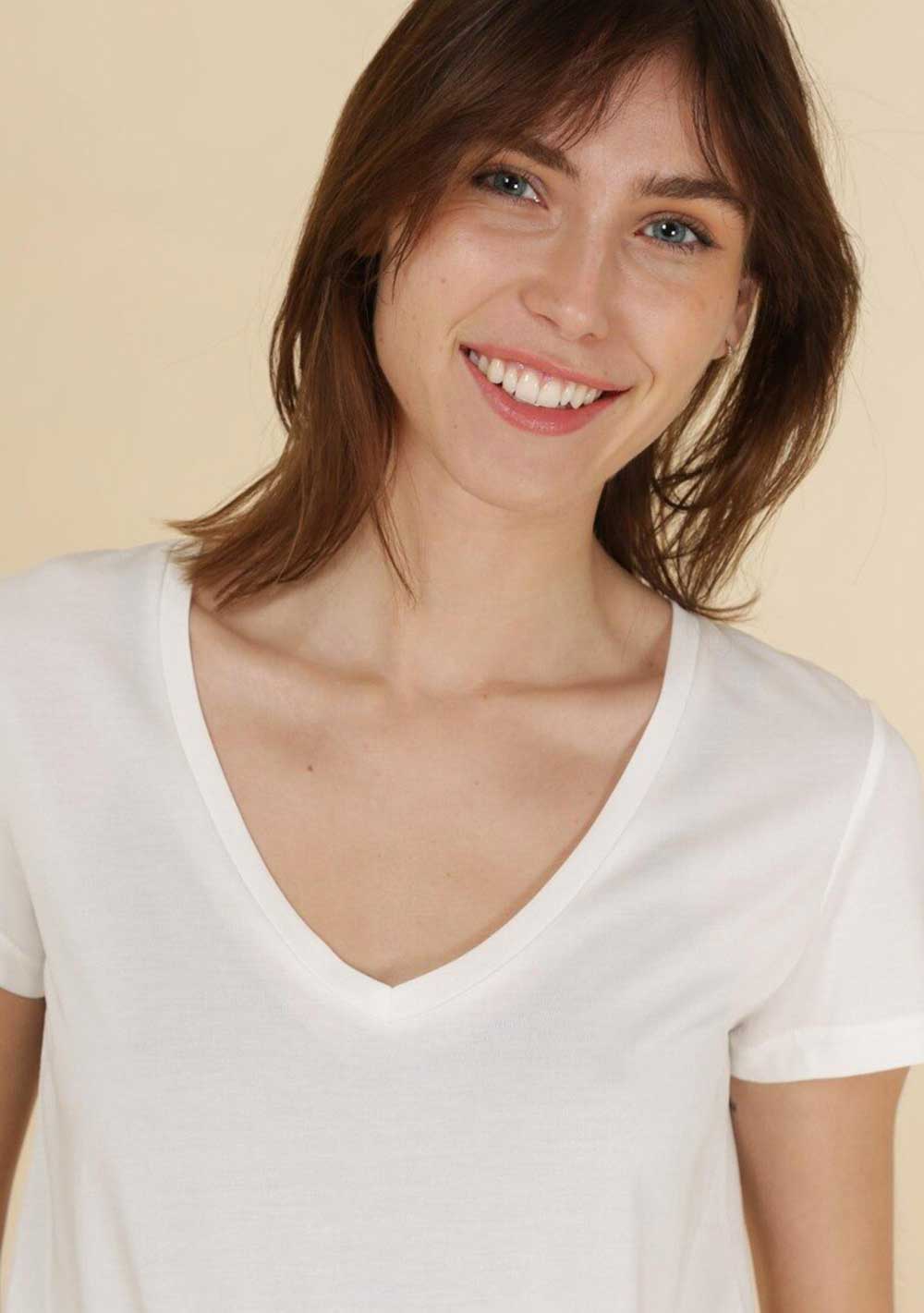 ♡ T-Shirt mit V-Ausschnitt