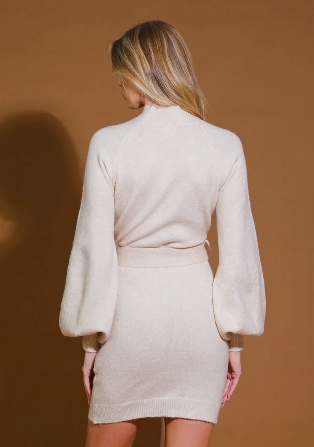 ♡ Kurzes Strickkleid mit Gürtel