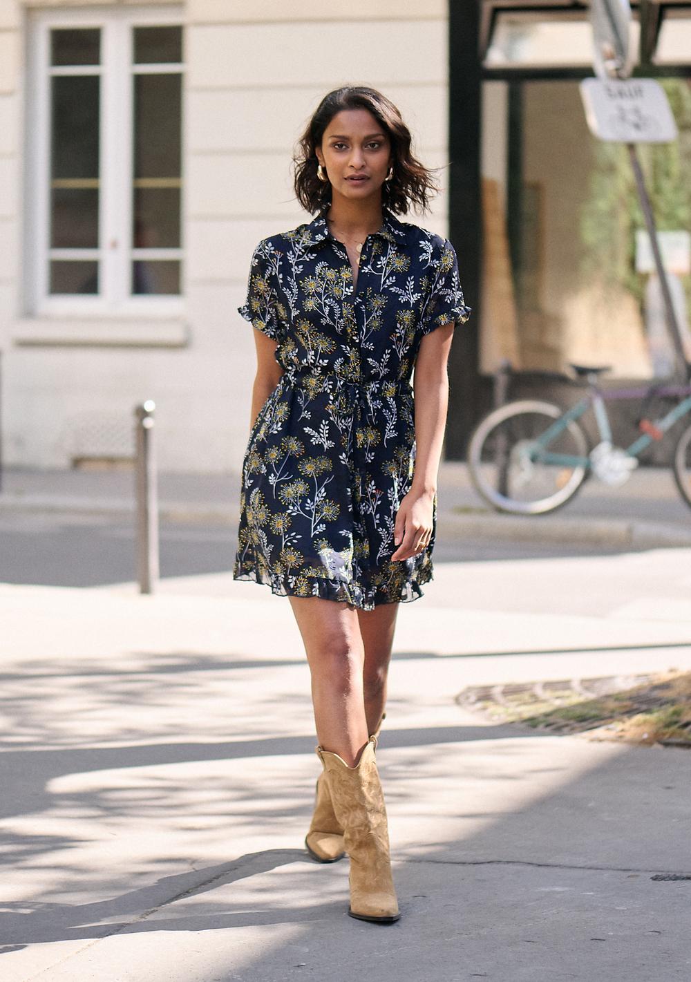 ♡ Tailliertes Kleid mit Blumenmuster