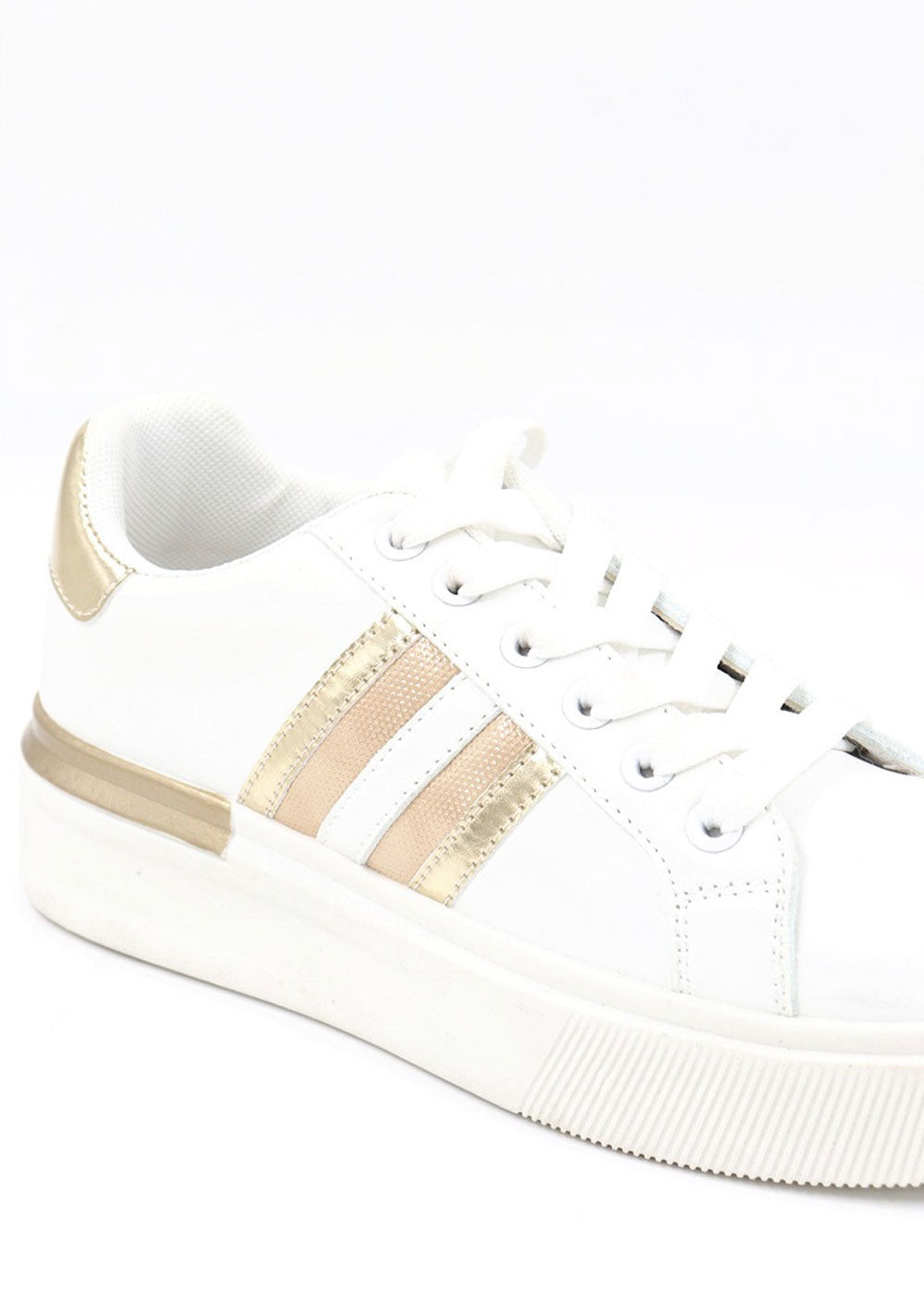 ♡ Sneakers mit Gold-Details