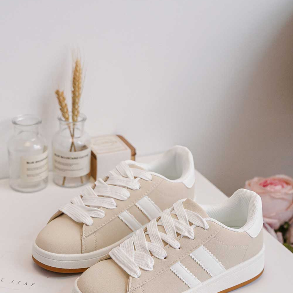 Sneakers in Wildlederoptik – Schuhe bei MOOI Berlin