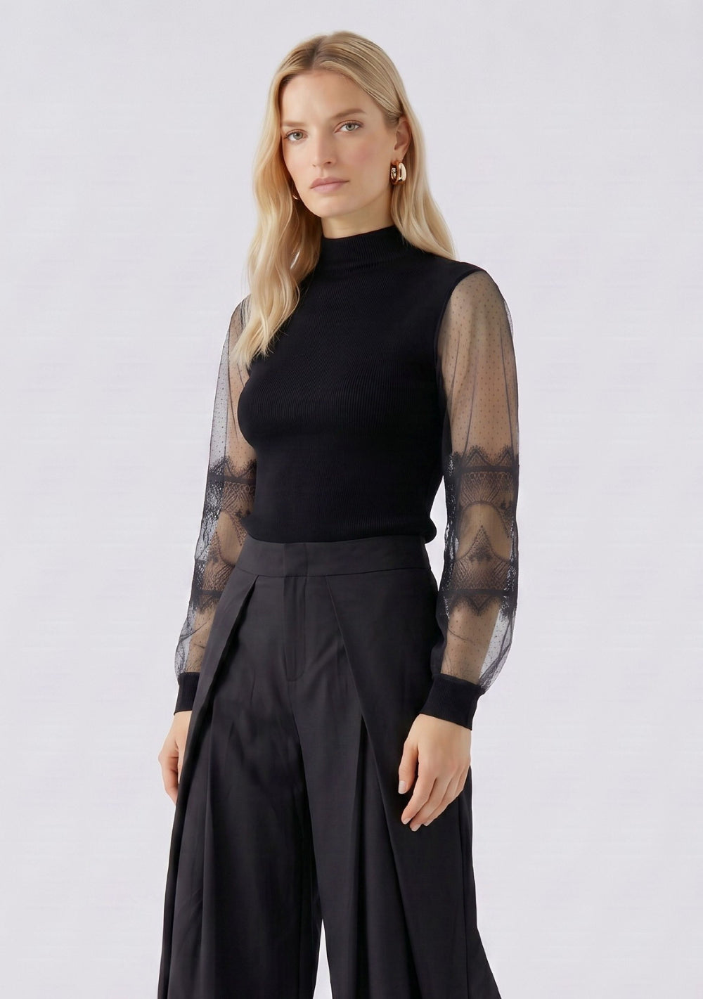 ♡ Spitzen-Bluse mit transparenten Ärmeln