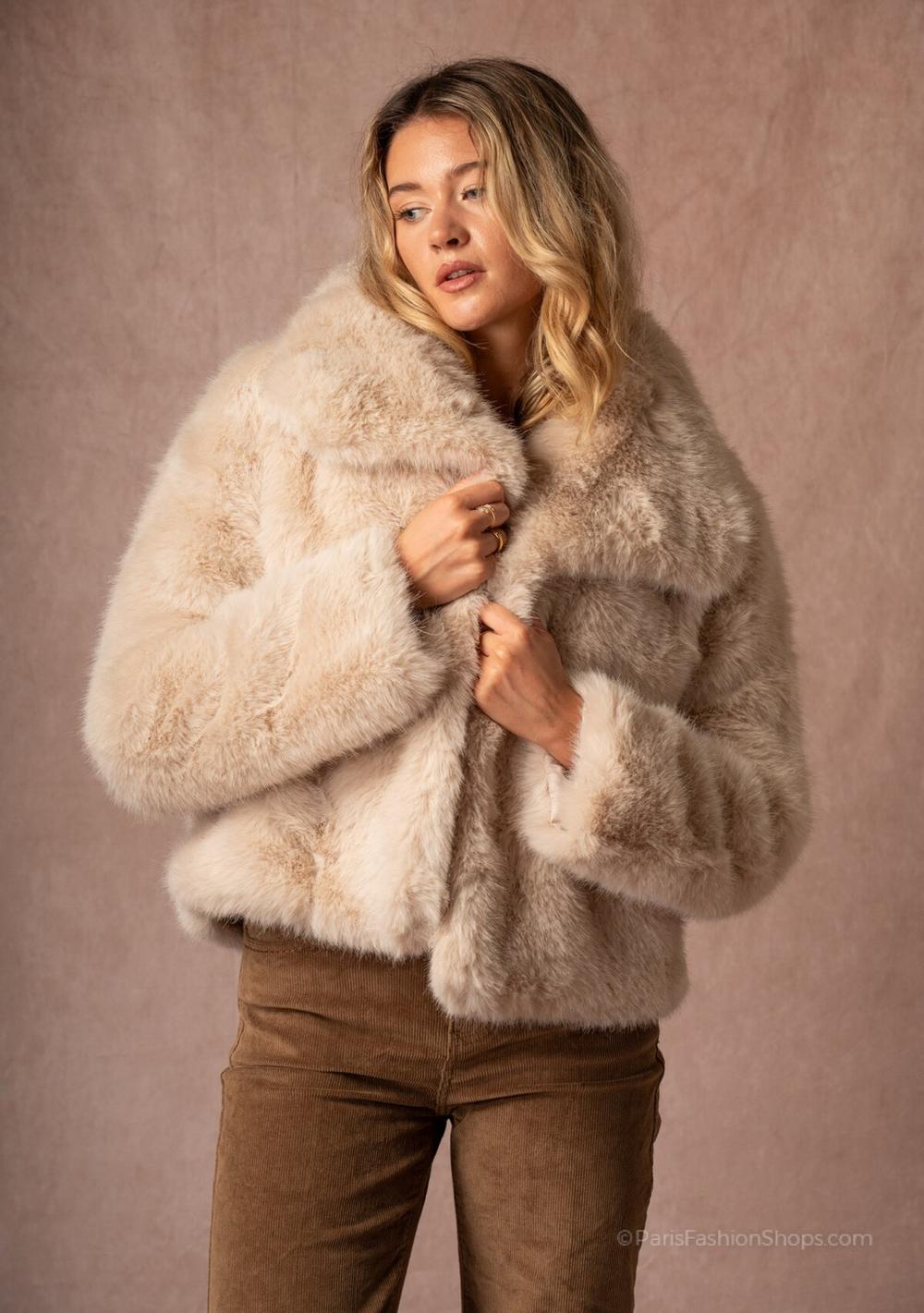 ♡ Kurze Kunstpelz-Jacke mit Kragen