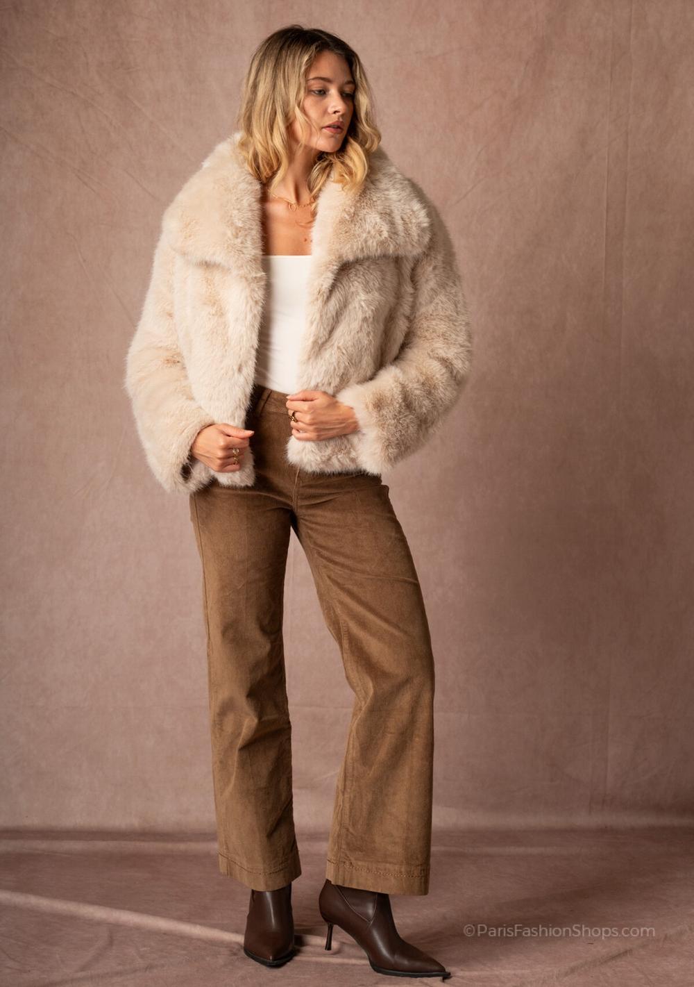 ♡ Kurze Kunstpelz-Jacke mit Kragen