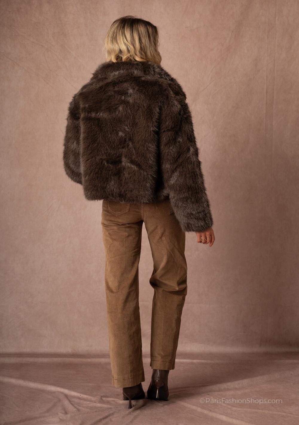 ♡ Kurze Kunstpelz-Jacke mit Kragen