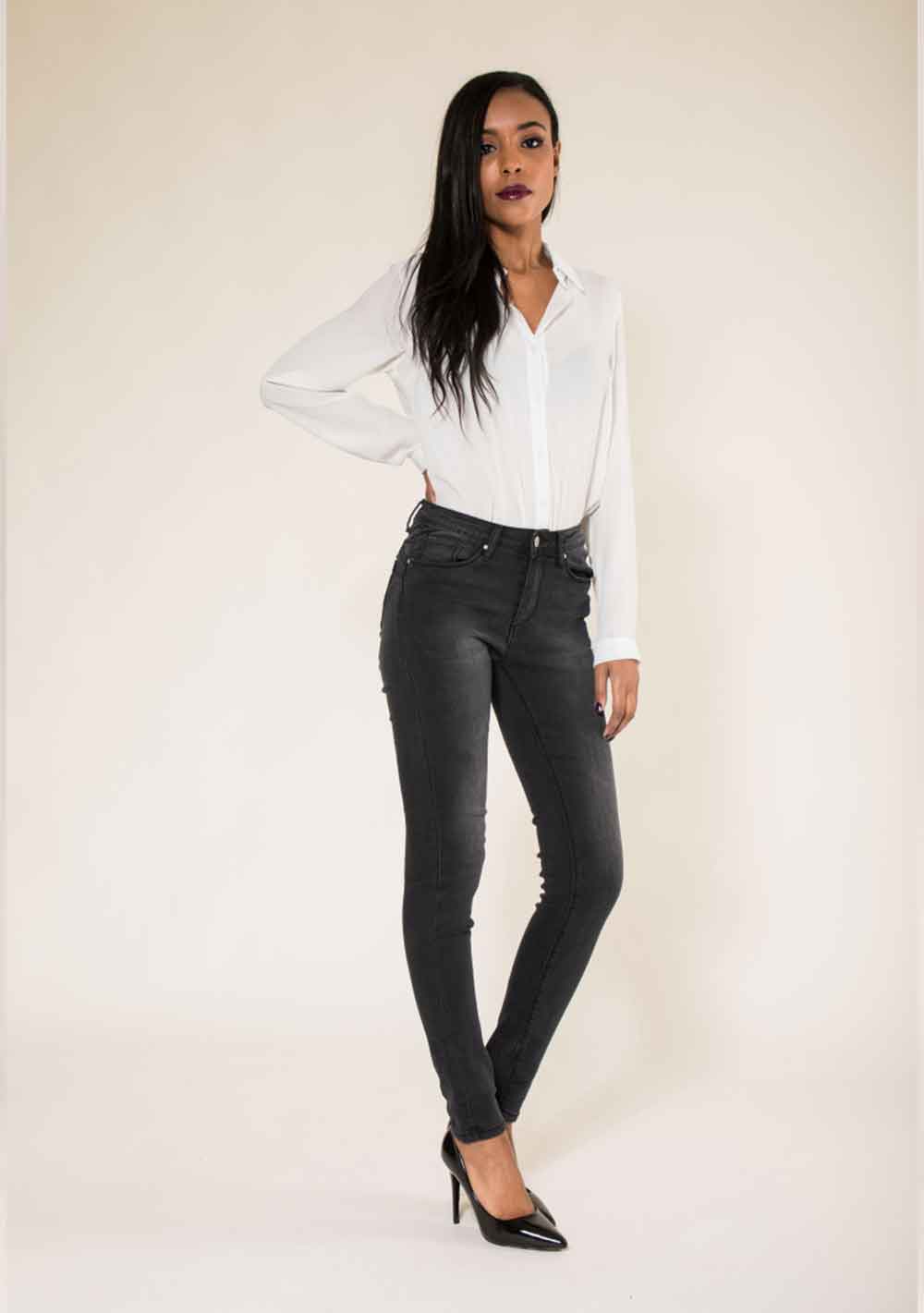 ♡ Hochsitzende Slim Jeans