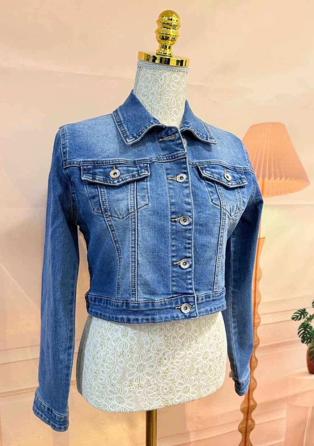 ♡  Extra kurze Jeansjacke mit Stretchmaterial