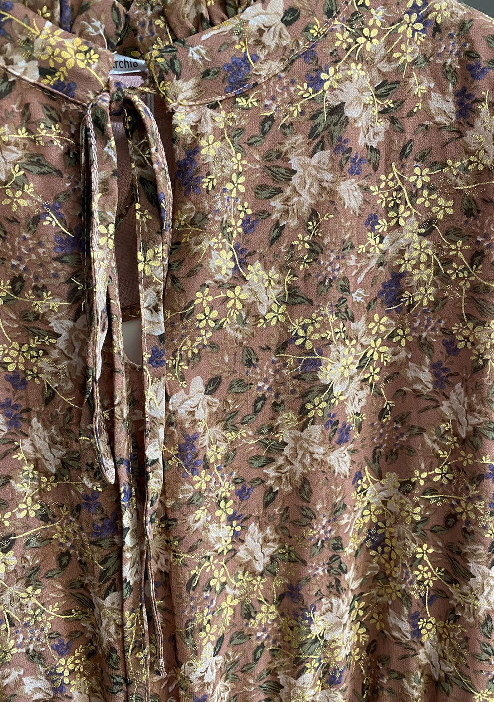 ♡ Minikleid mit Golddetails