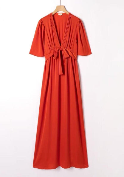 ♡ Maxikleid mit tiefem Ausschnitt