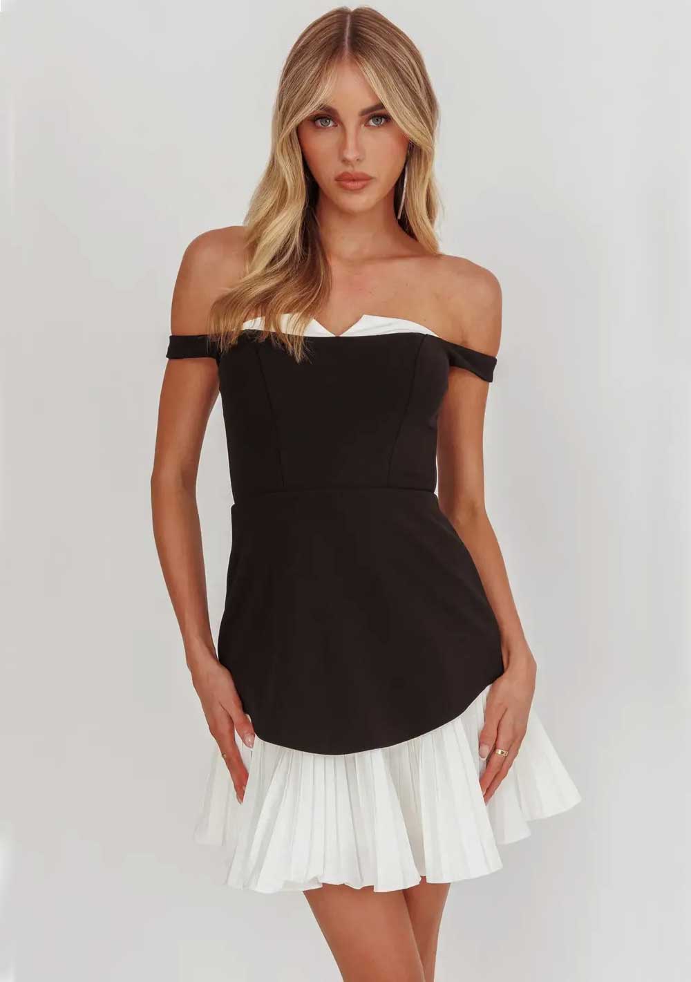 ♡ Minikleid mit Plissee