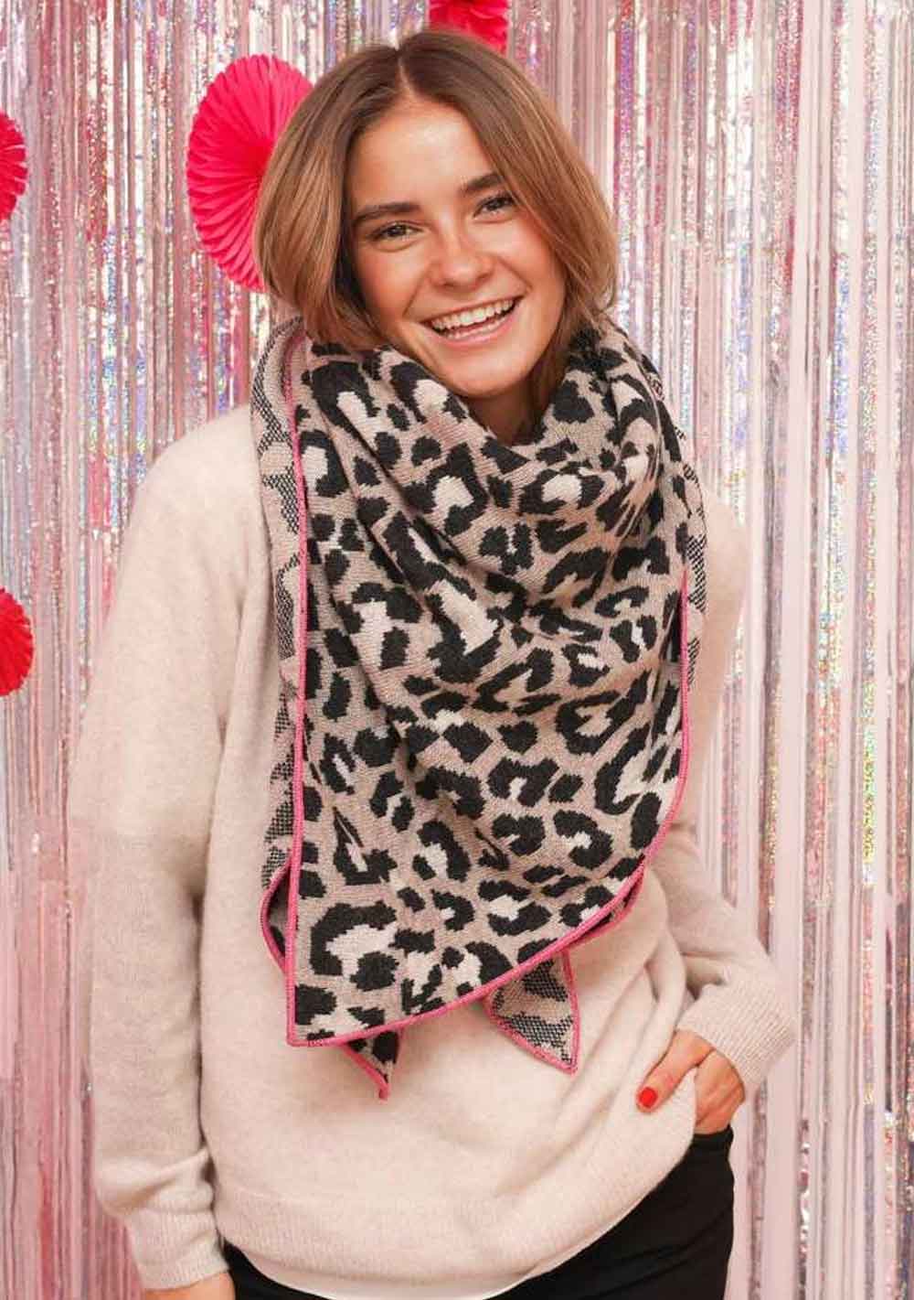 ♡ Dreieckstuch, Leopardenprint, Pink-Bordüre