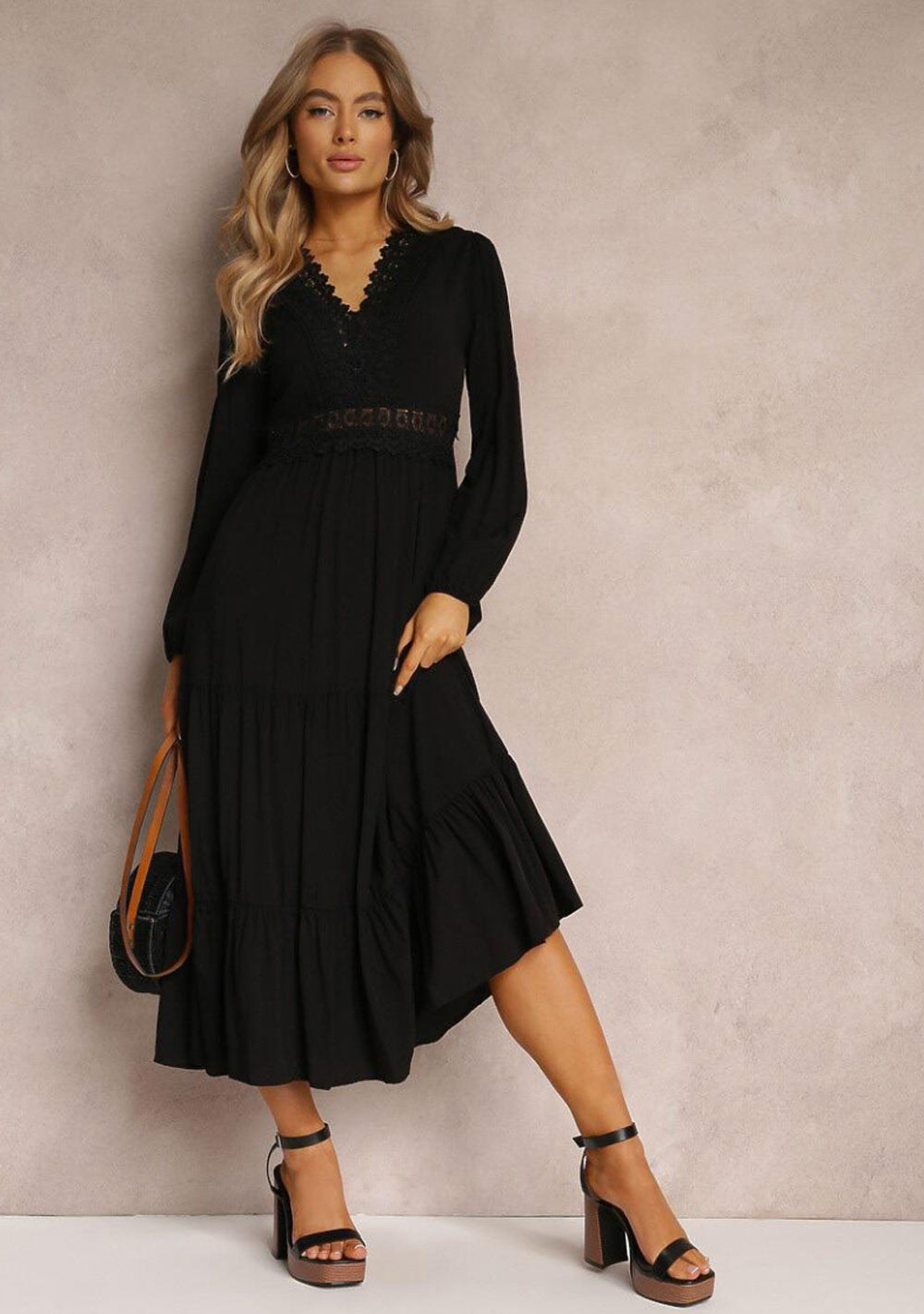 ♡ Maxikleid mit gestickten Bodüren