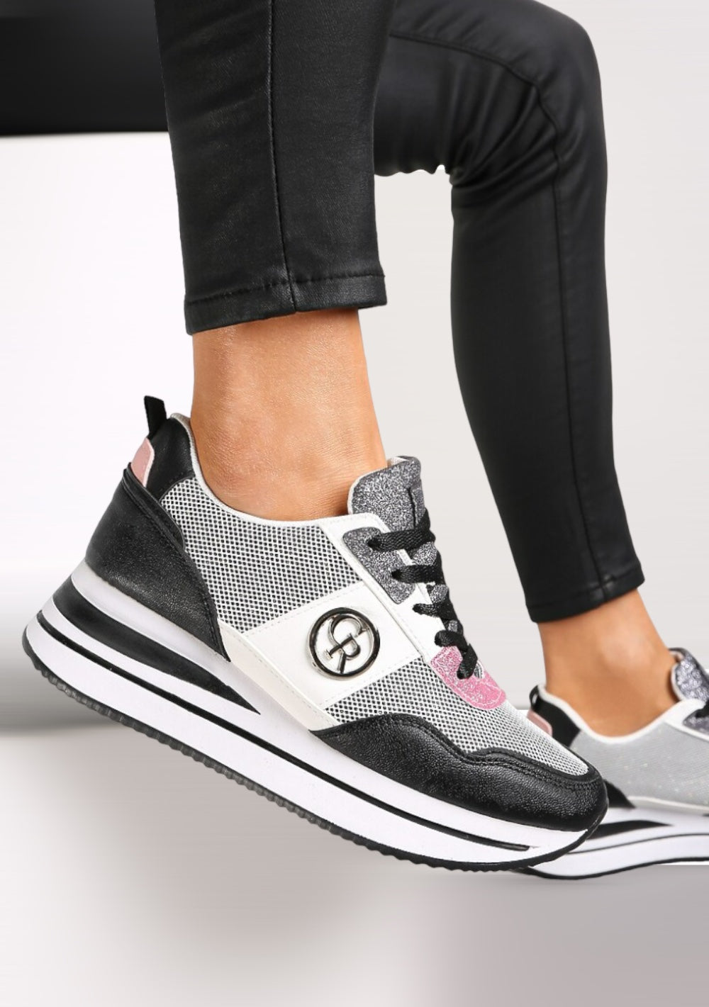 ♡ Sneakers mit Plateausohle