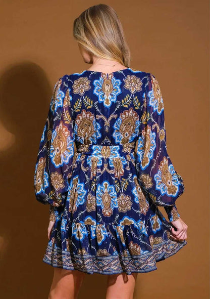 ♡ Bedrucktes und strukturiertes Minikleid