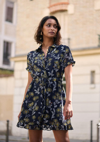 ♡ Tailliertes Kleid mit Blumenmuster