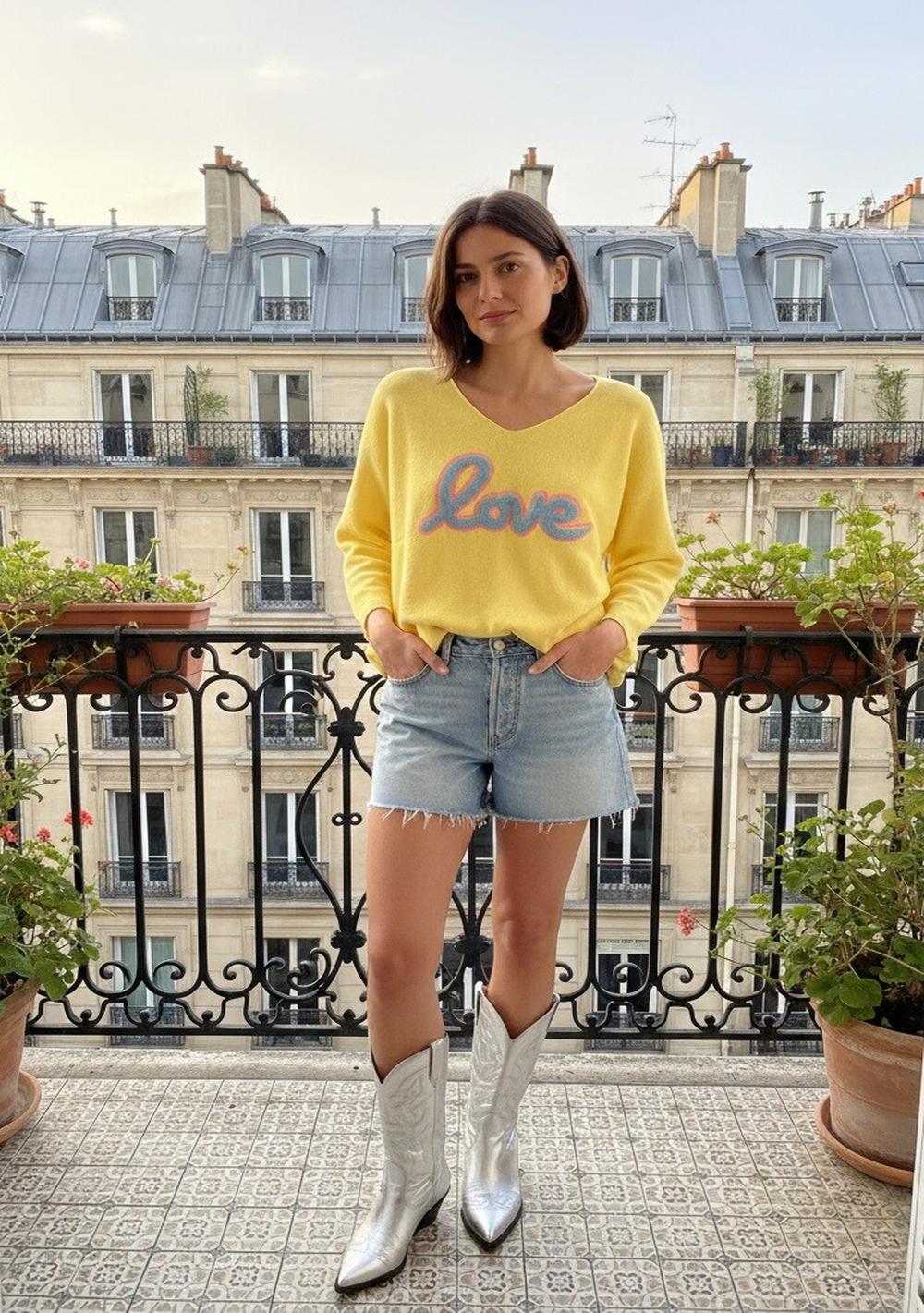 ♡ V-Neck Pullover, LOVE