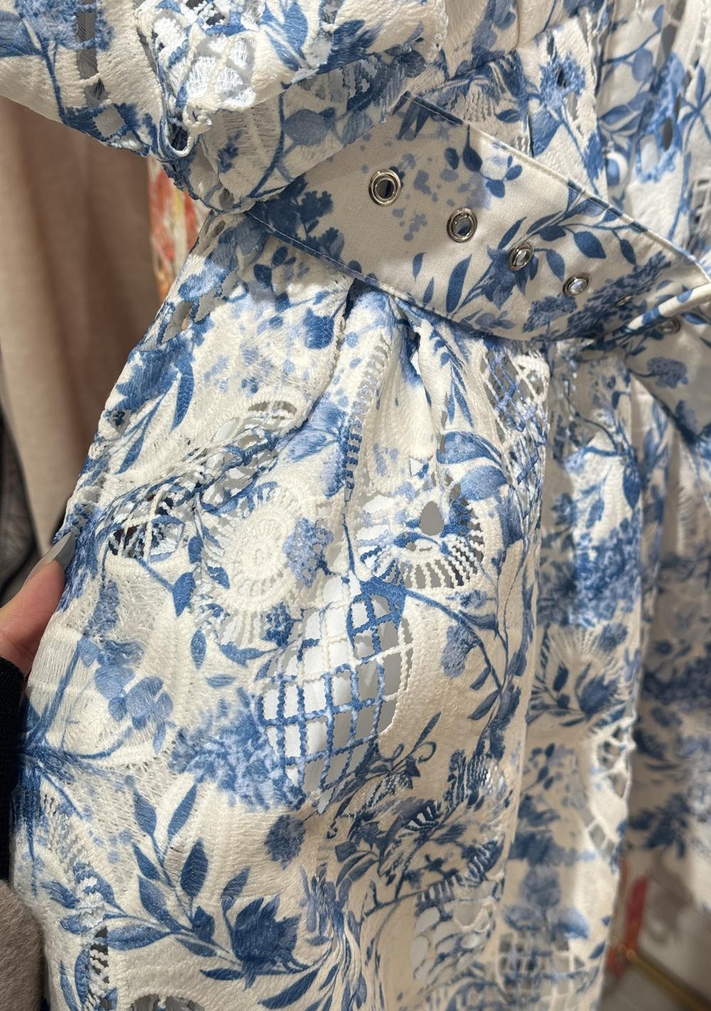 ♡ Minikleid mit Floraler Lochstickerei