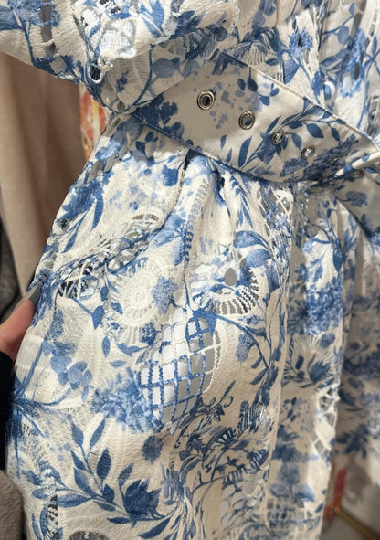 ♡ Minikleid mit Floraler Lochstickerei