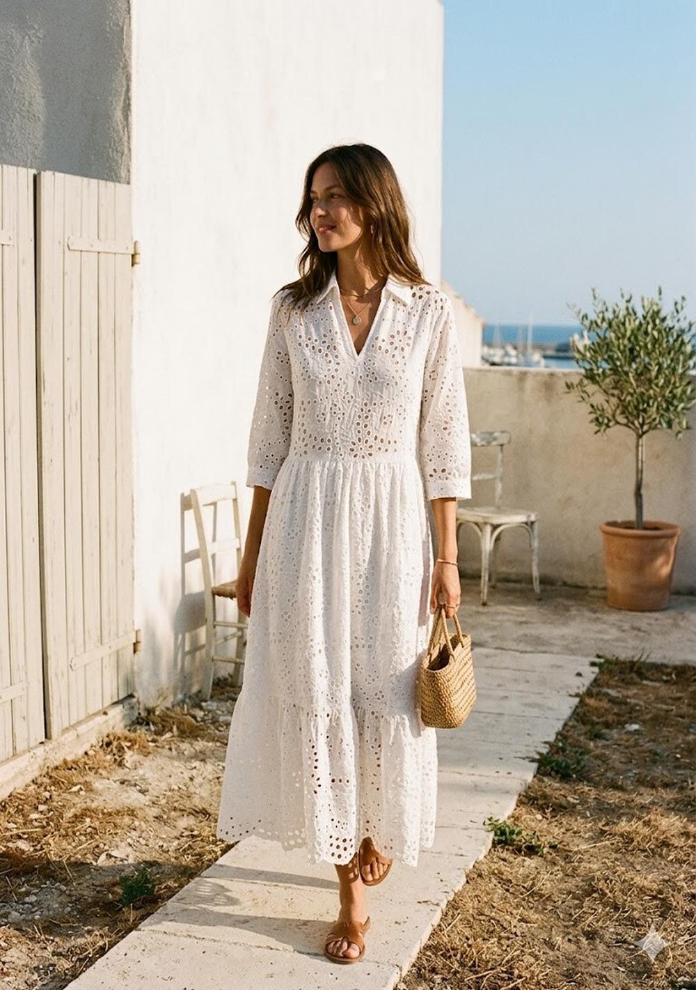 ♡ Kleid mit Lochstickerei
