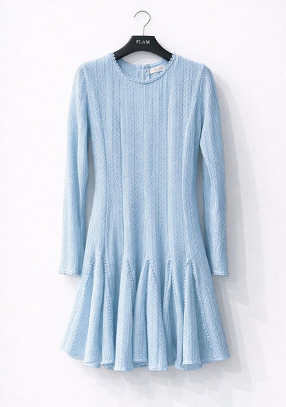 ♡ Kurzes Strickkleid mit ausgestelltem Rock