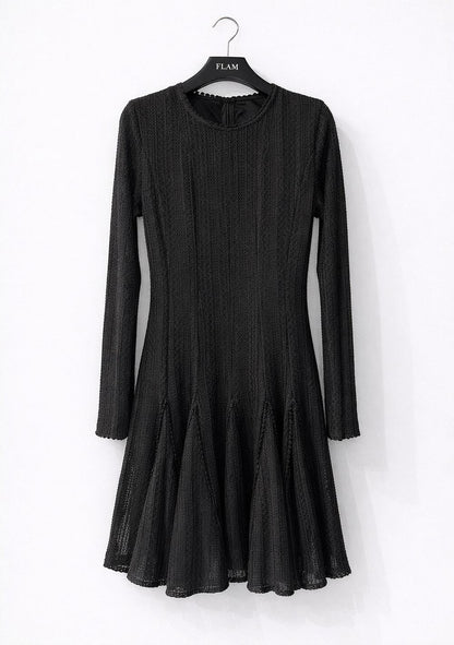 ♡ Kurzes Strickkleid mit ausgestelltem Rock